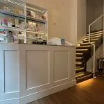 Consultant dermatologist performing non-surgical skin treatment at Skinhorizon Clinic, London