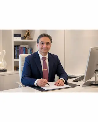 Dr Mohammad Ghazavi consultant dermatologist providing psoriasis and acitretin treatment advice at Skinhorizon Clinic London